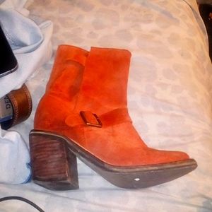 Jeffery Campbell handmade Ibiza in color rust material suede minimal wear size 6